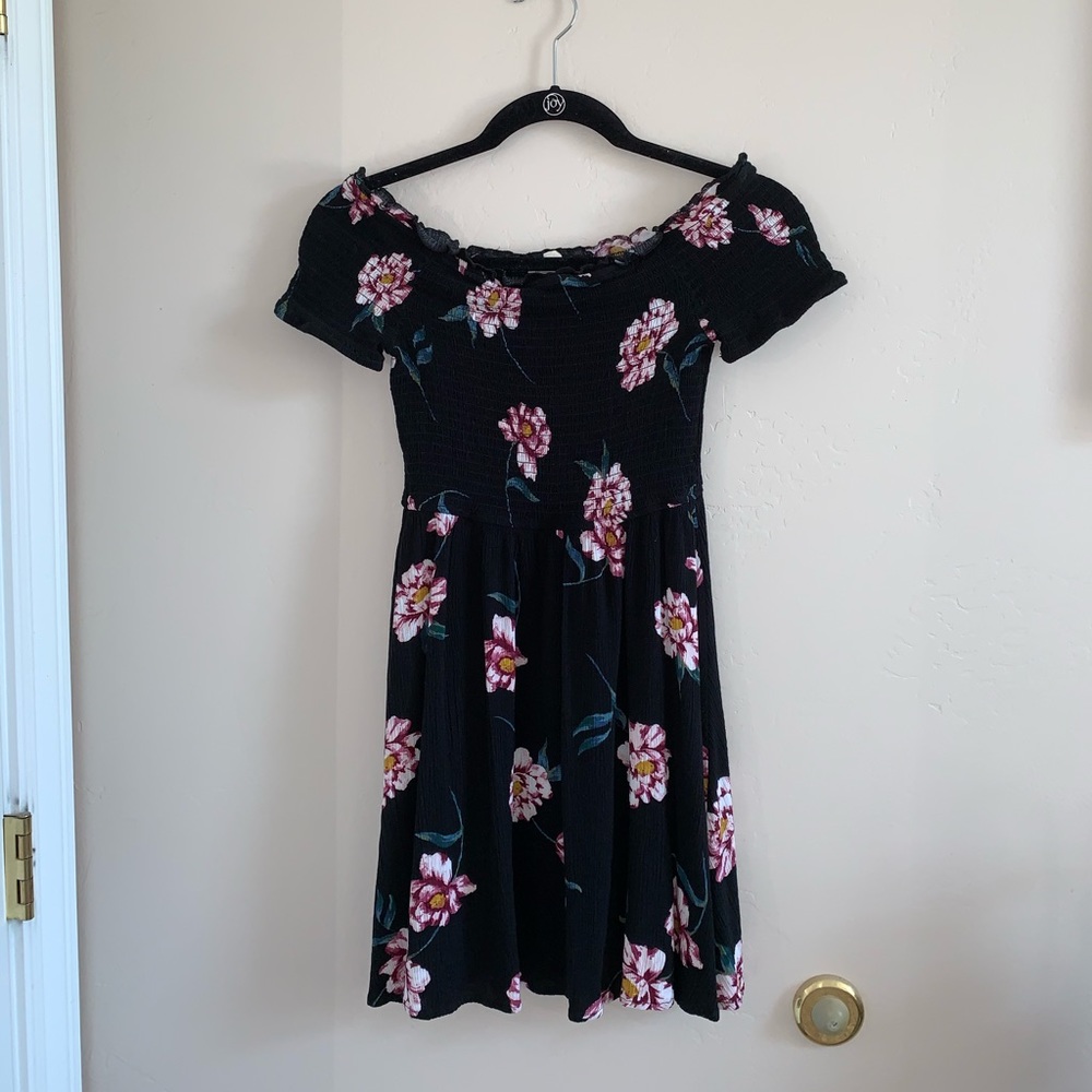 Off the shoulder pacsun dress